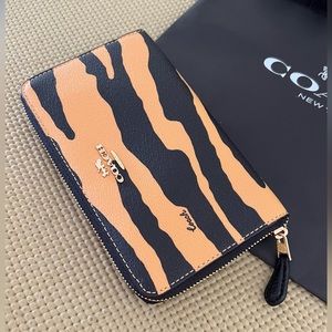 NWT Coach Tiger Print Medium Size Wallet